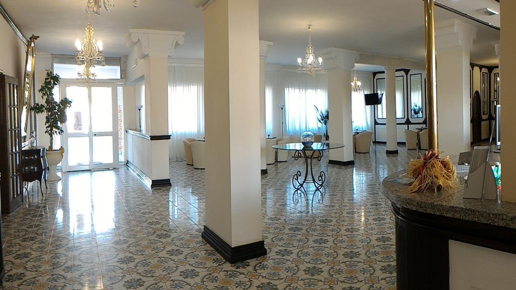 International Resort 蒙德拉戈内 外观 照片