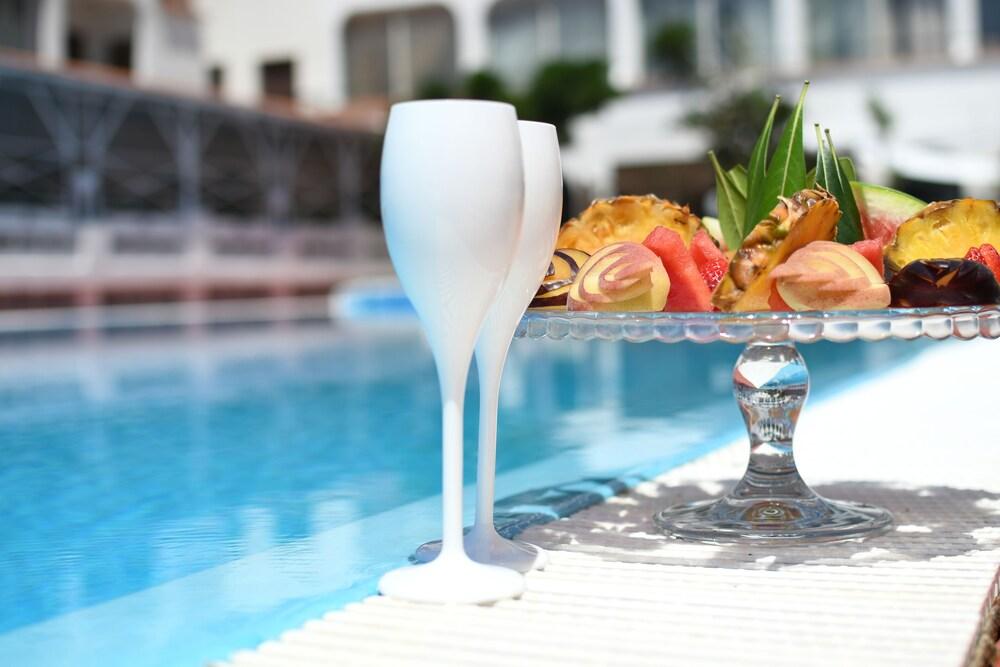International Resort 蒙德拉戈内 外观 照片