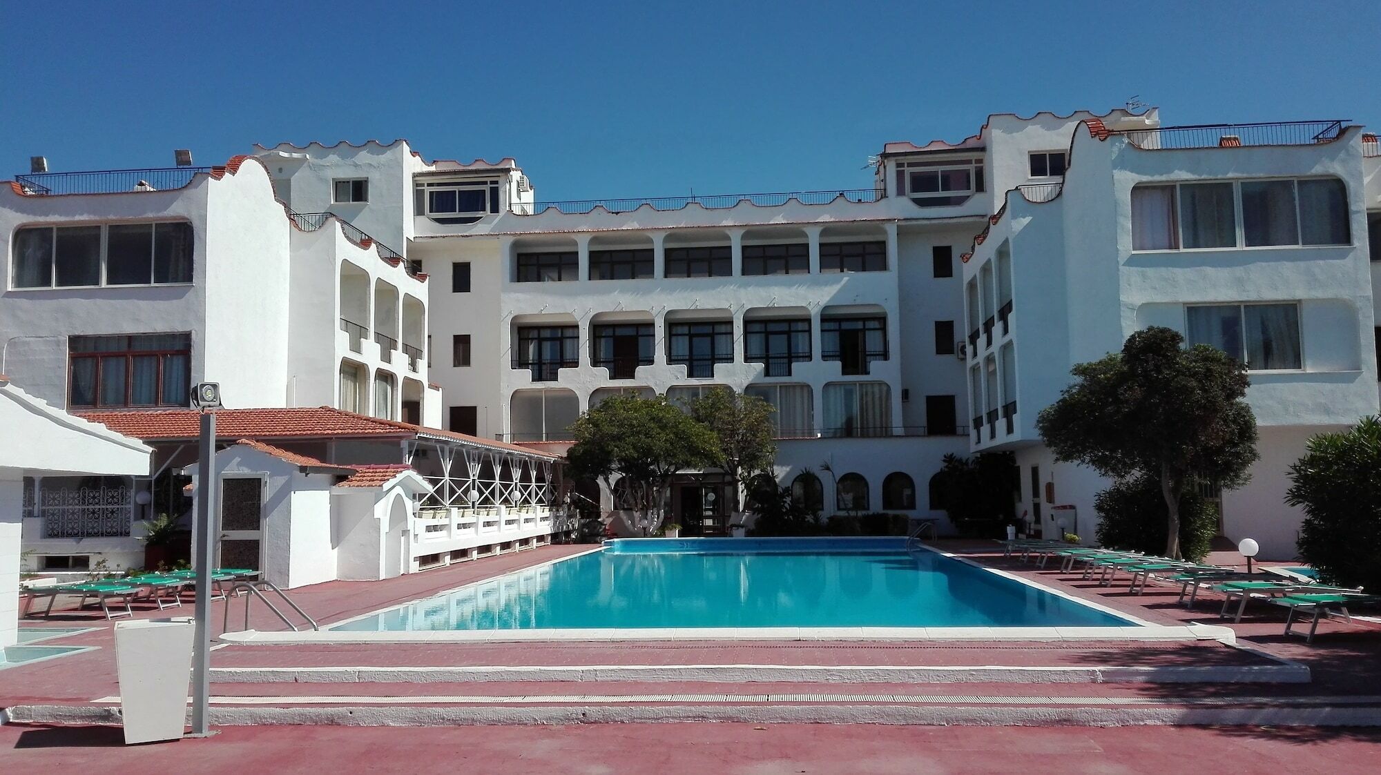 International Resort 蒙德拉戈内 外观 照片